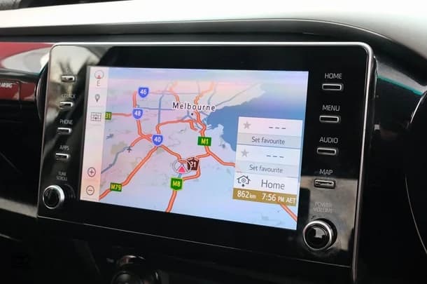 2022 Toyota Hilux SR5 image 8