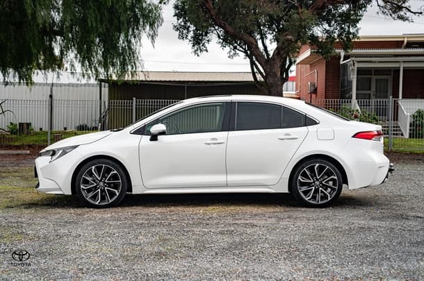 2020 Toyota COROLLA ZR image 32