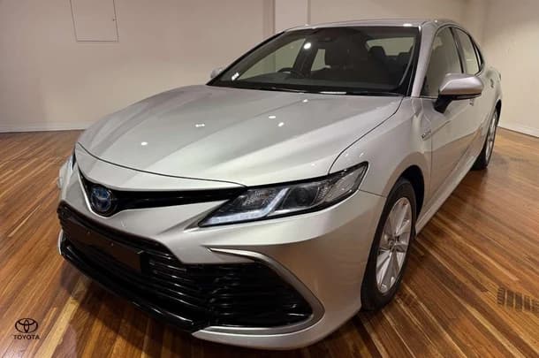 2024 Toyota Camry Hybrid Ascent image 9