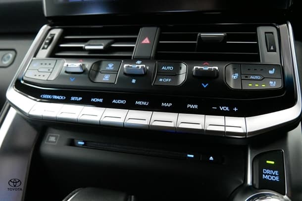 2023 Toyota Landcruiser Sahara image 15