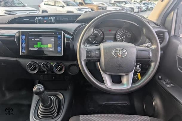 2017 Toyota Hilux Workmate image 13
