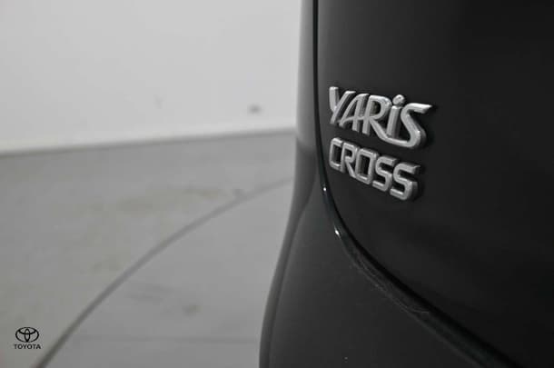 2022 Toyota Yaris Cross Hybrid GR-S image 11