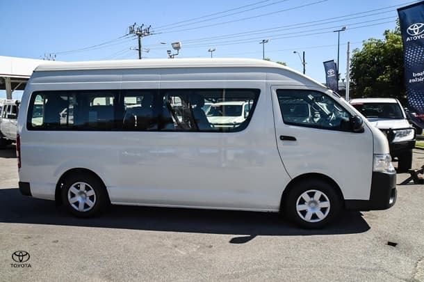 2018 Toyota Hiace SLWB image 3