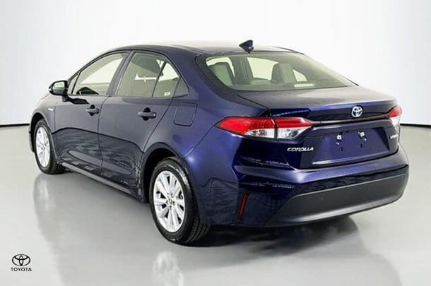 2023 Toyota Corolla Sedan Hybrid Ascent Sport image 6