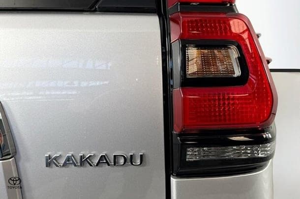 2019 Toyota Prado Kakadu image 7