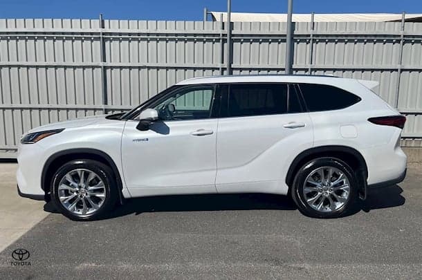 2023 Toyota Kluger Hybrid AWD GRANDE image 5