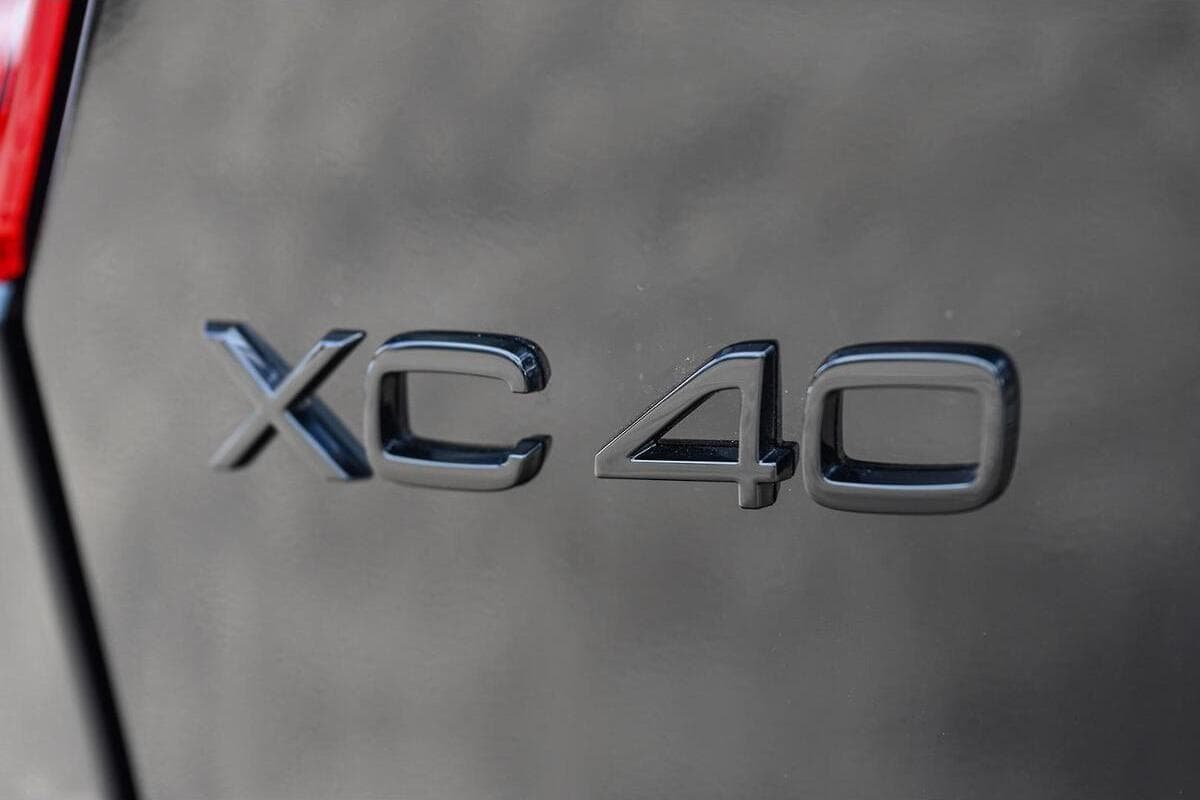 2025 Volvo XC40 Black Edition Auto AWD MY25 image 10