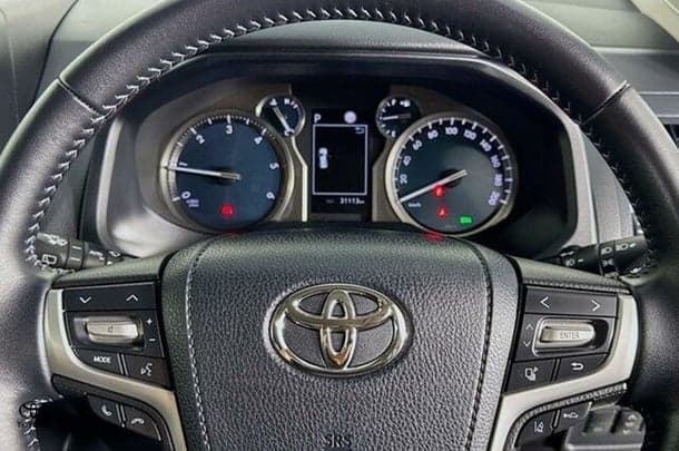 2023 Toyota Prado VX image 12