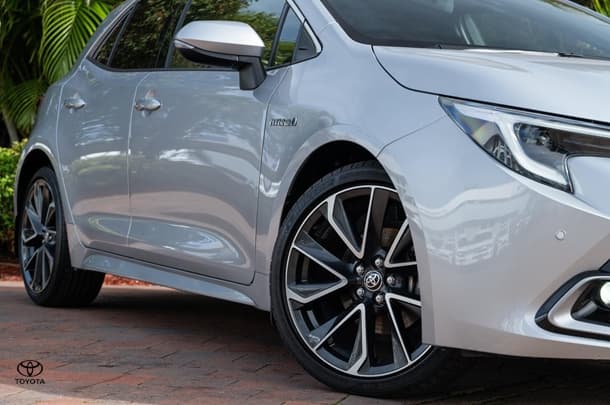 2024 TOYOTA Corolla Hatch Hybrid ZR image 6
