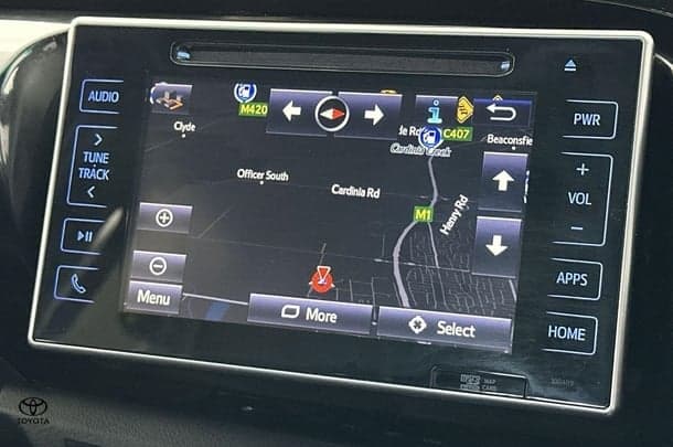 2019 Toyota Hilux Rugged X image 3