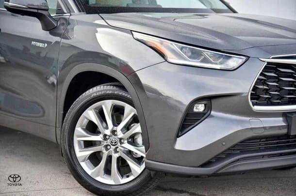 2023 Toyota Kluger Hybrid AWD GRANDE image 2