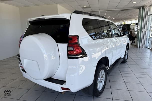 2022 Toyota Prado GXL image 7