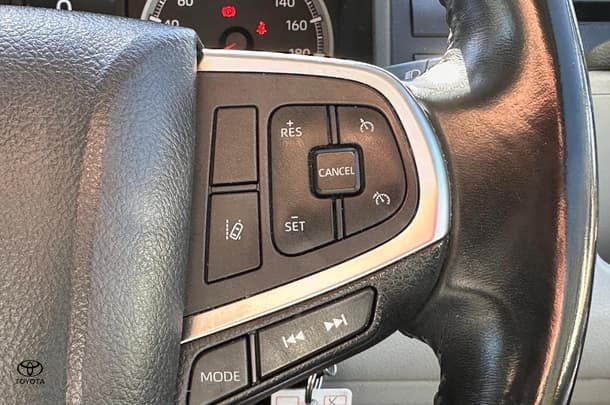 2021 Toyota HiAce LWB image 18