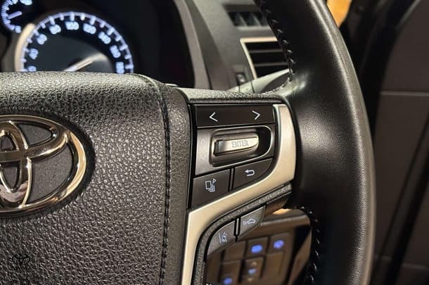 2021 Toyota Prado Kakadu image 22