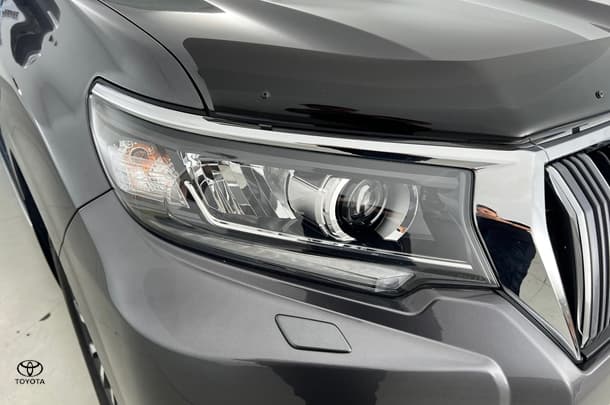 2023 Toyota Prado Kakadu image 11