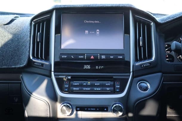 2018 Toyota Landcruiser VX image 21