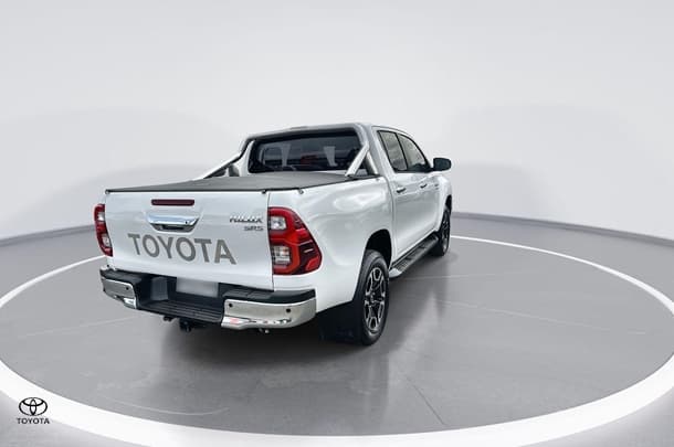 2020 Toyota Hilux SR5 image 7