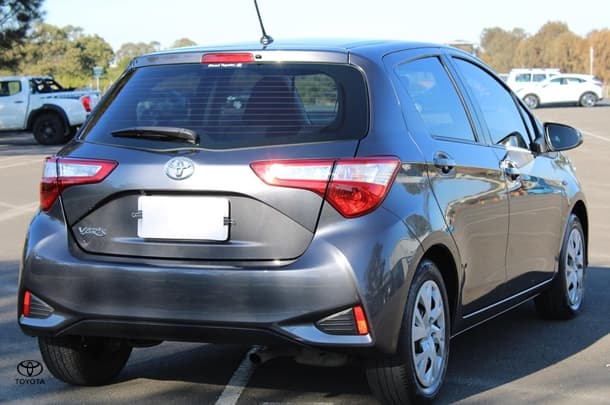 2019 Toyota Yaris Ascent image 10