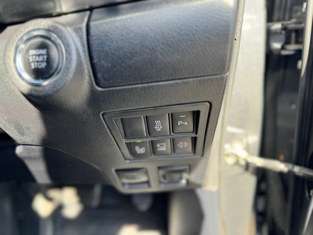 2023 Toyota Hilux SR5 image 15