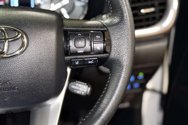 2023 Toyota Hilux SR5 image 20