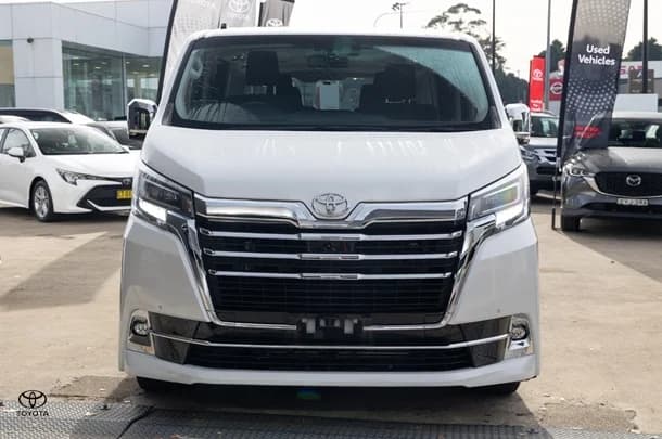 2020 Toyota Granvia Standard image 4