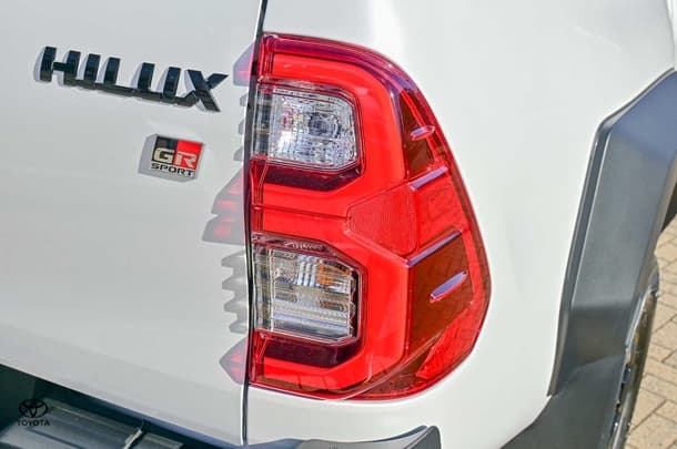 2023 Toyota HILUX GR-S image 14