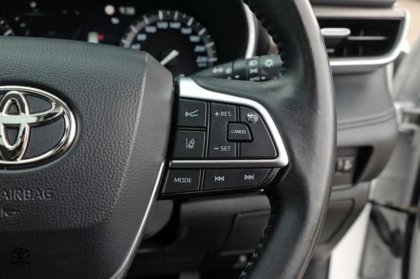 2021 Toyota KLUGER AWD GRANDE image 16