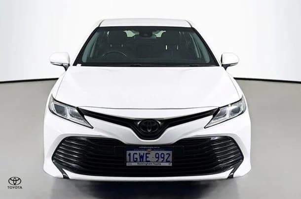 2019 Toyota Camry Ascent image 2