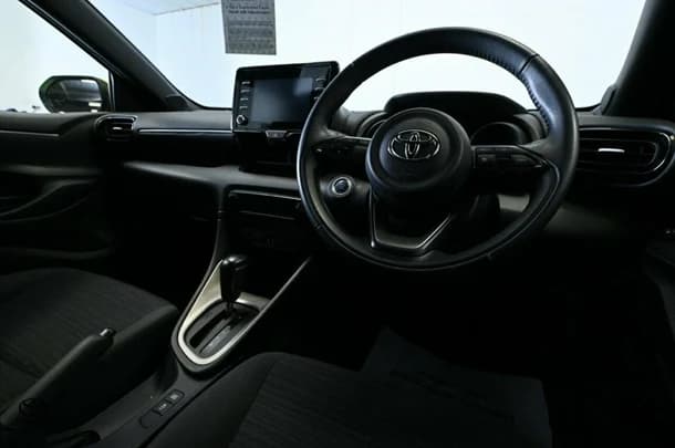 2020 Toyota Yaris SX image 19
