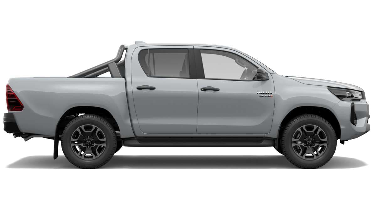 2025 Toyota Hilux 4x4 SR5 48V Double-Cab Pick-Up image 2
