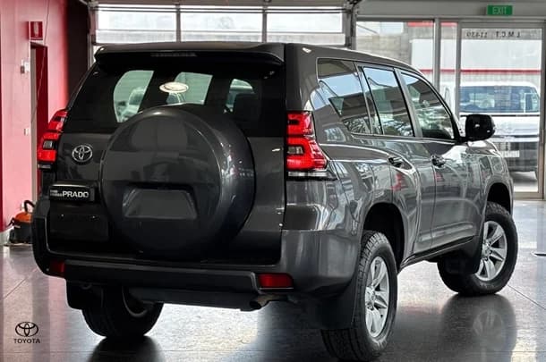 2020 Toyota Prado GX image 2