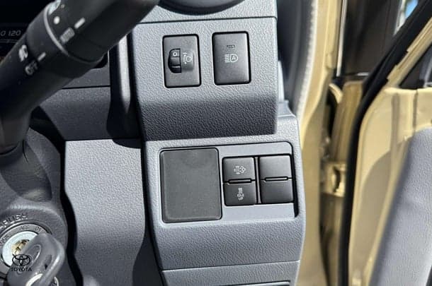2024 Toyota LC Military GXL image 16