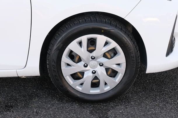 2017 Toyota Yaris Ascent image 6