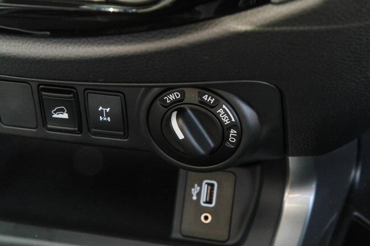 2025 Nissan Navara SL D23 Manual 4x4 MY24 Dual Cab image 12