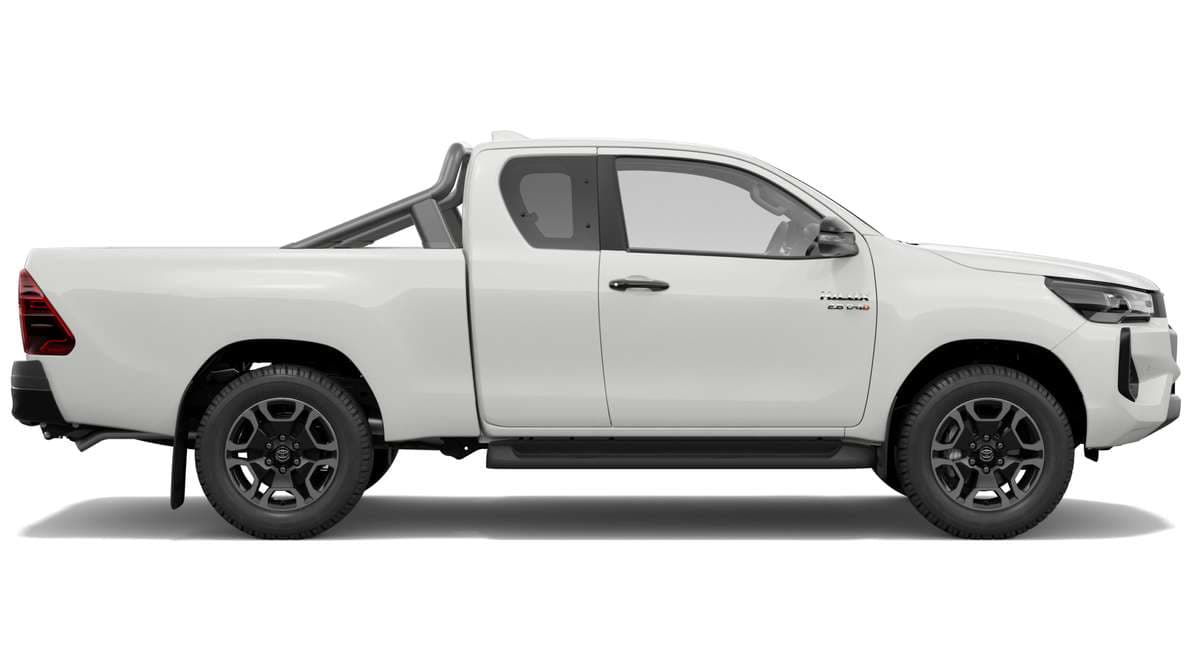 2024 Toyota HiLux 4x4 SR5 Extra-Cab Pick-up image 2