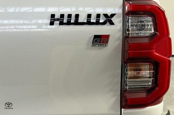 2024 Toyota Hilux GR-S image 9