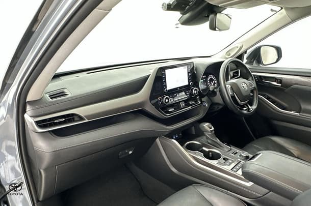2021 Toyota Kluger AWD GRANDE image 20