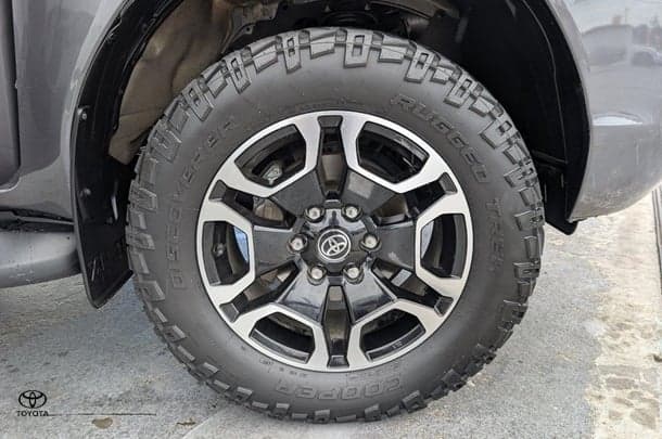 2022 Toyota Hilux SR5 image 10