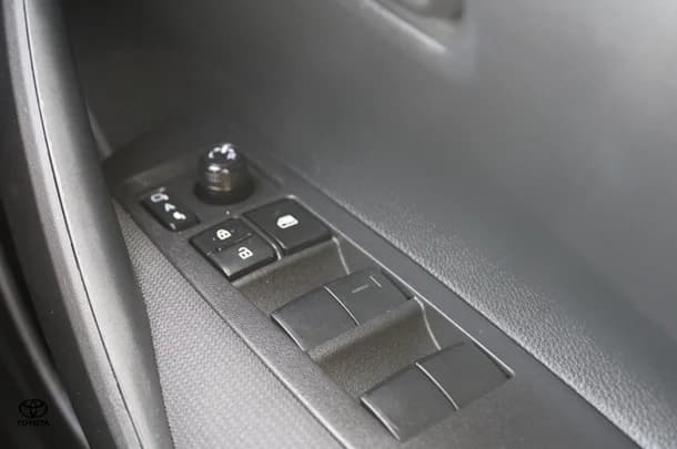 2024 Toyota Corolla Hatch Hybrid Ascent Sport image 32