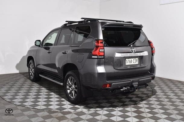 2019 Toyota Prado VX image 15