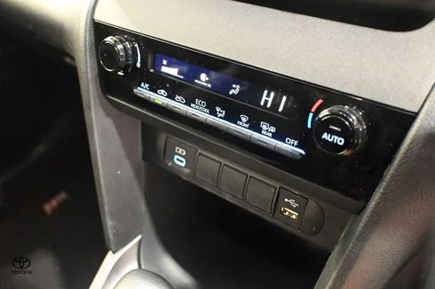 2022 Toyota Yaris Cross Hybrid GR-S image 13