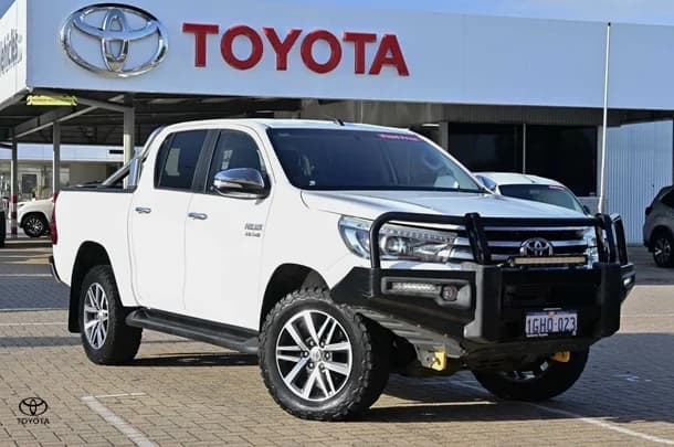 2017 Toyota HILUX SR5