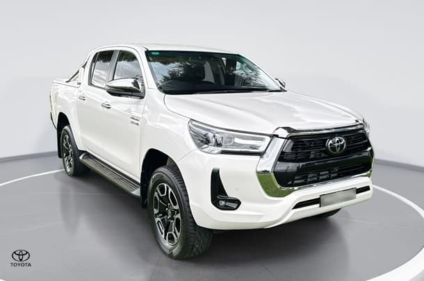 2023 Toyota Hilux SR5