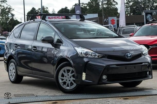 2020 Toyota Prius v L1