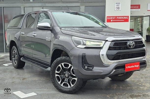 2021 Toyota Hilux SR5