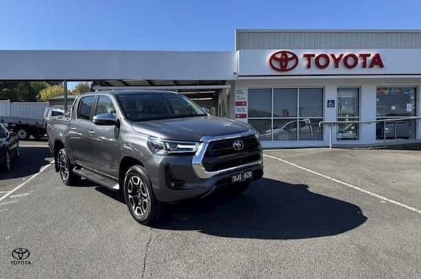 2022 Toyota Hilux SR5