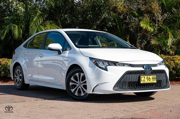 2020 TOYOTA Corolla Sedan Hybrid Ascent Sport