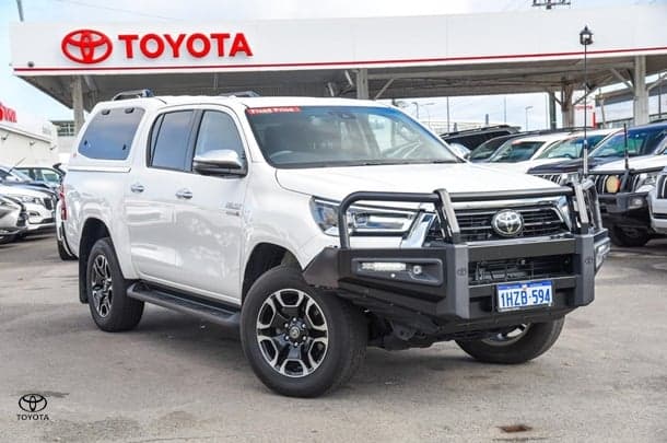 2023 Toyota HILUX SR5