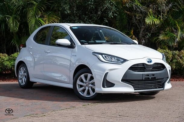 2021 TOYOTA Yaris Hybrid SX