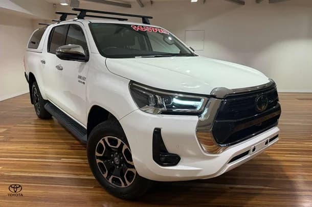 2023 Toyota Hilux SR5